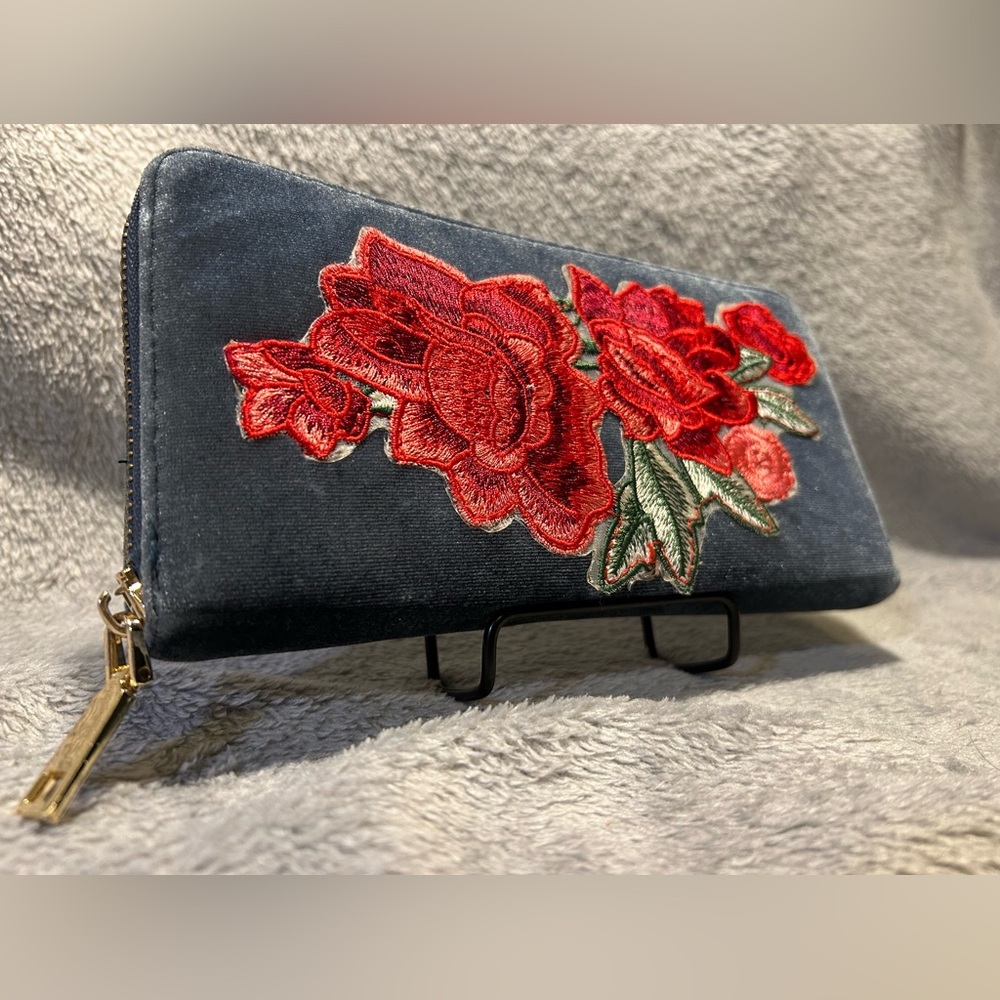 Urban Expressions Blue Velvet Rose Embroidered Seraphine Wallet - Picture 2 of 12